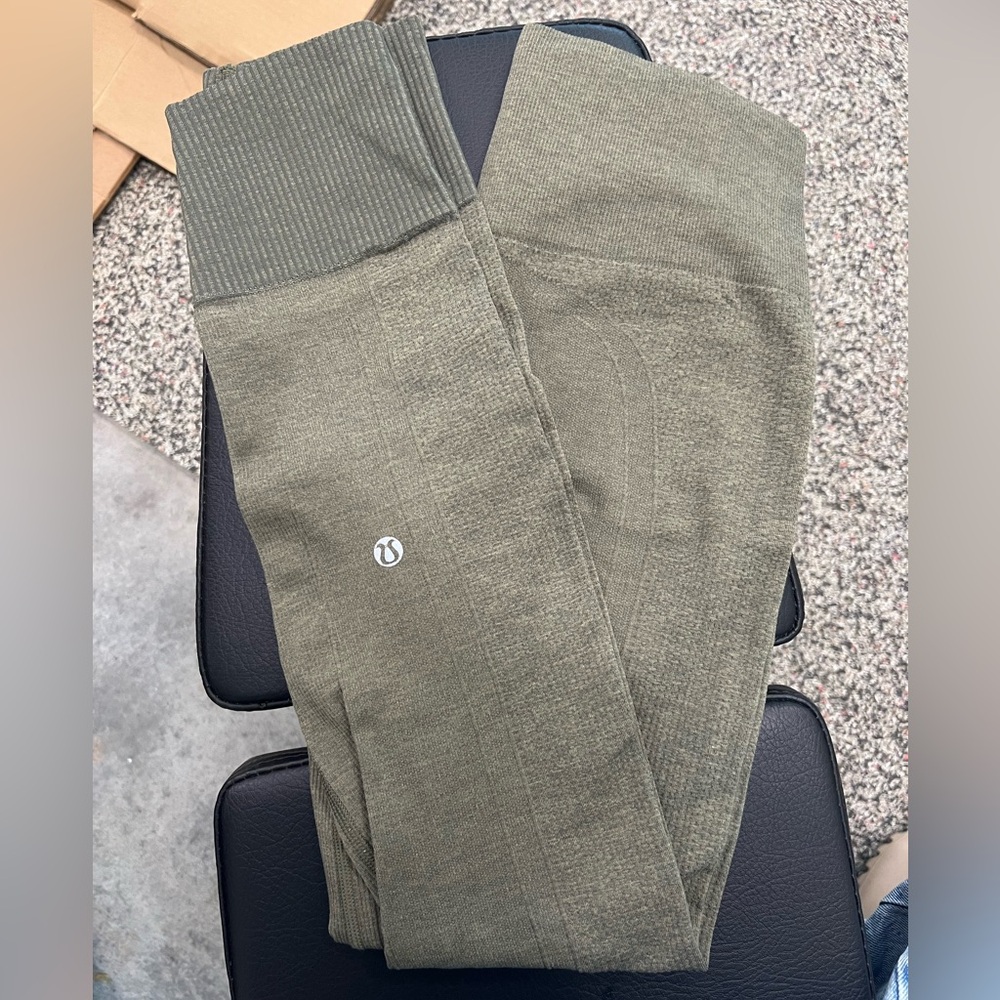 Lululemon Seamless Leggings - Olive Green Size 4